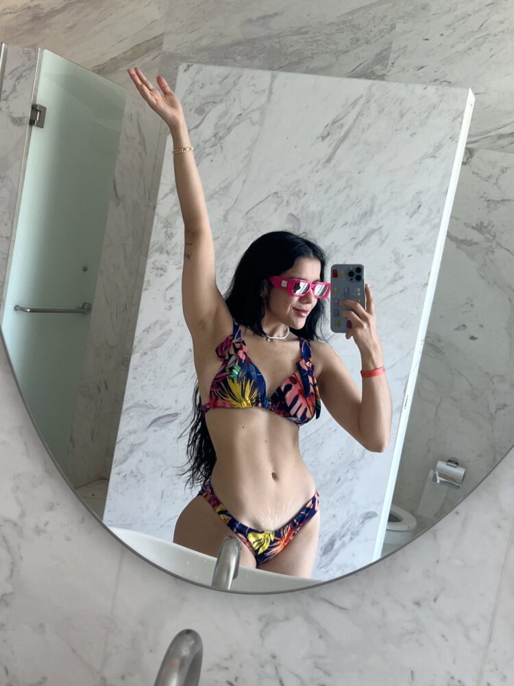 Hot Sexy Doris Jocelyn Bikini Pics