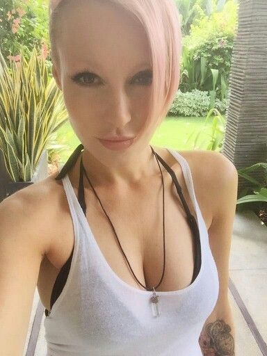 emma hewitt 5