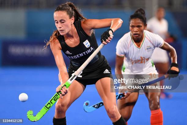 5 Hot Sexy Eugenia Maria Bikini Pics