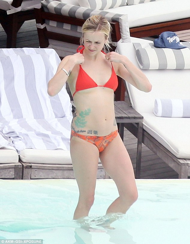 9 Hot Sexy Fearne Cotton Bikini Pics