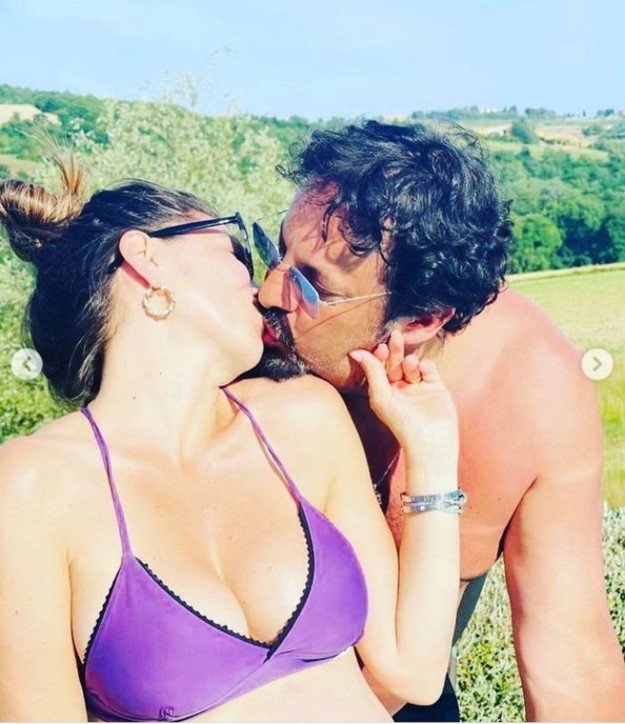 8 Hot Sexy Flora Canto Bikini Pics