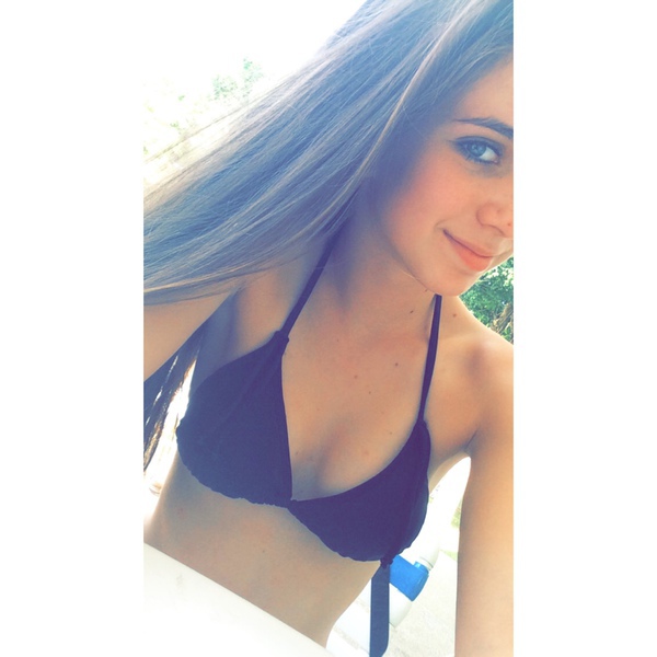 gabriela moncalve 17