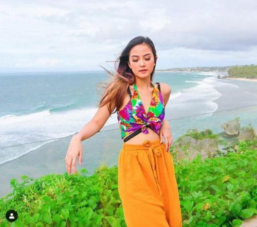 gabriella larasati 5