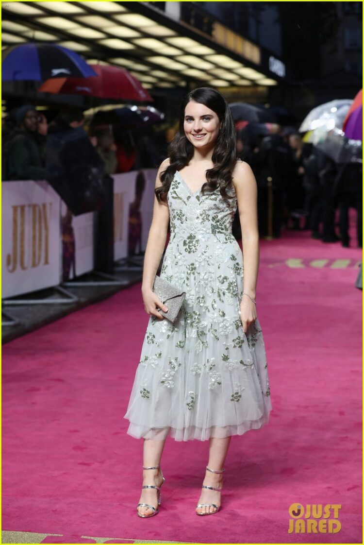 gemma leah devereux 9