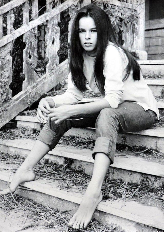 geraldine chaplin 8