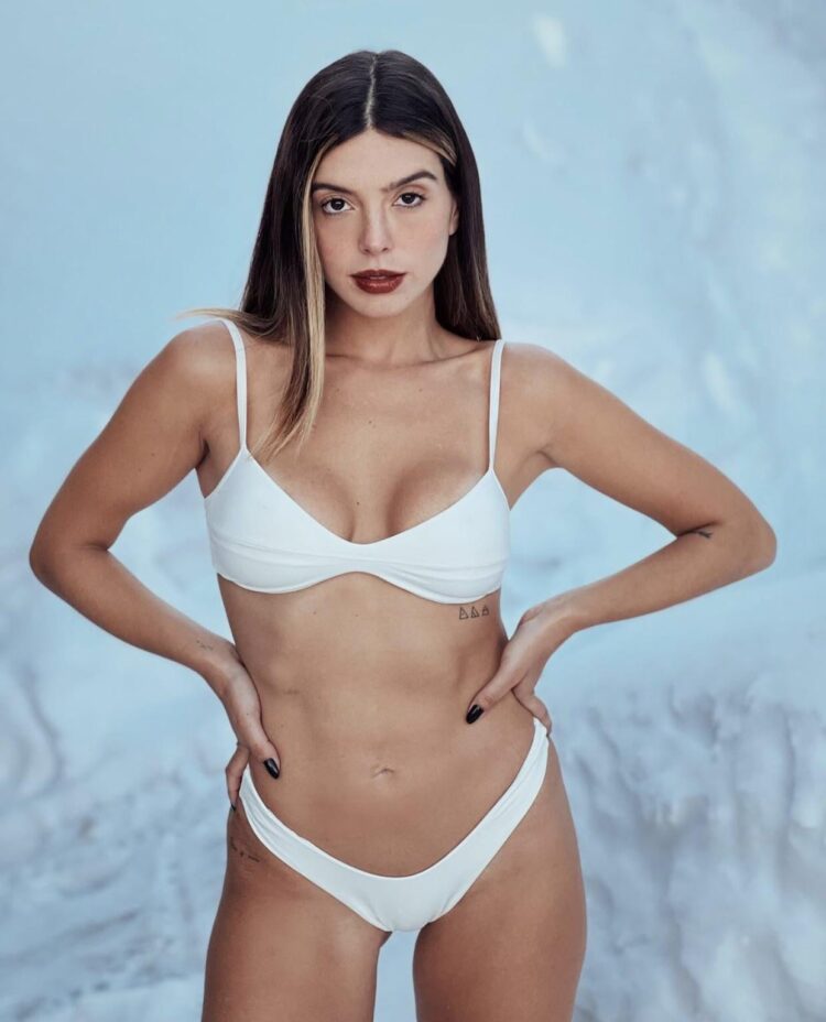 10 Hot Sexy Giovanna Lancellotti Bikini Pics