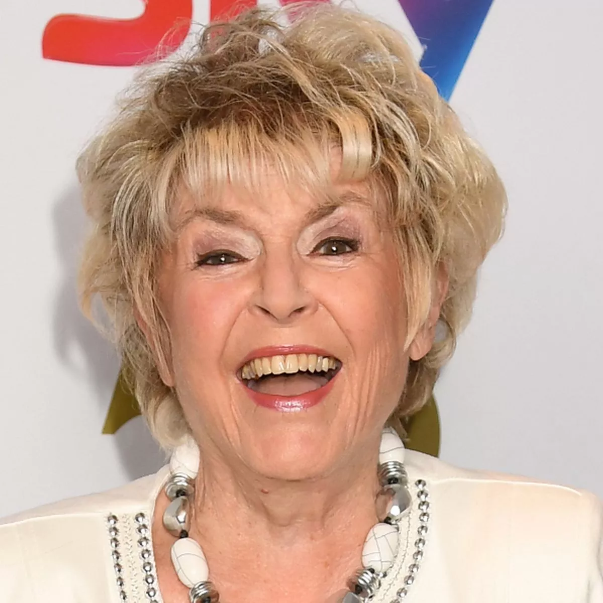 gloria hunniford 9