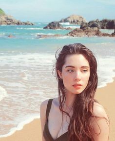 greta elizondo 7