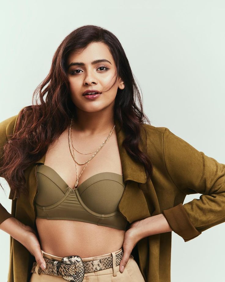 hebah patel 4