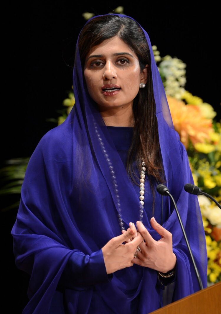 hina rabbani khar 5