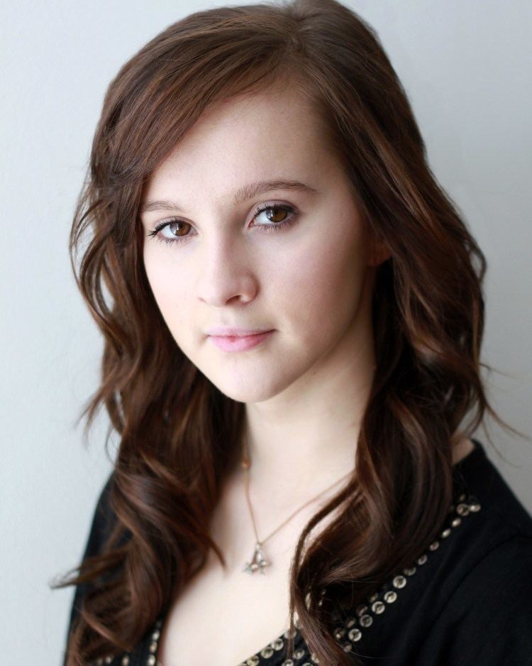 Холли бейли фото. Холли аирд. Холли хоук. Holly актриса. Холли вэлэнс.