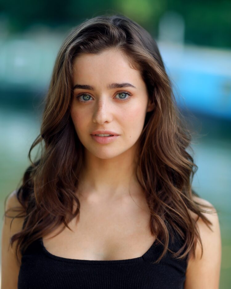 holly earl 7 scaled