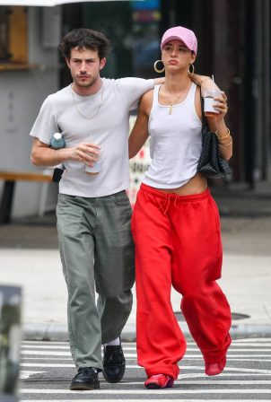 6 Hot Sexy Isabella Elei Bikini Pics