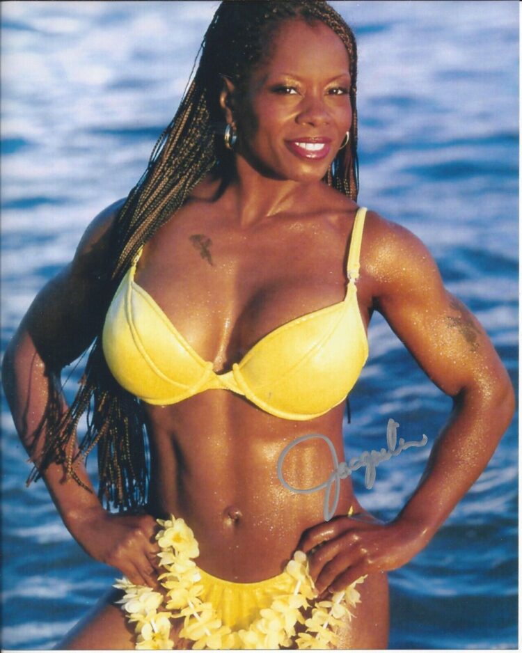 8 Hot Sexy Jackie Bird Bikini Pics