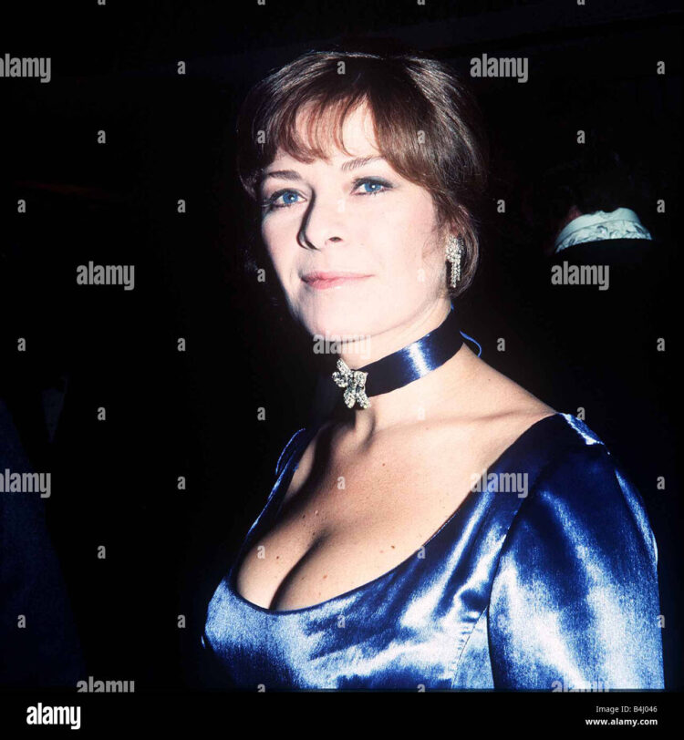 janet suzman 6