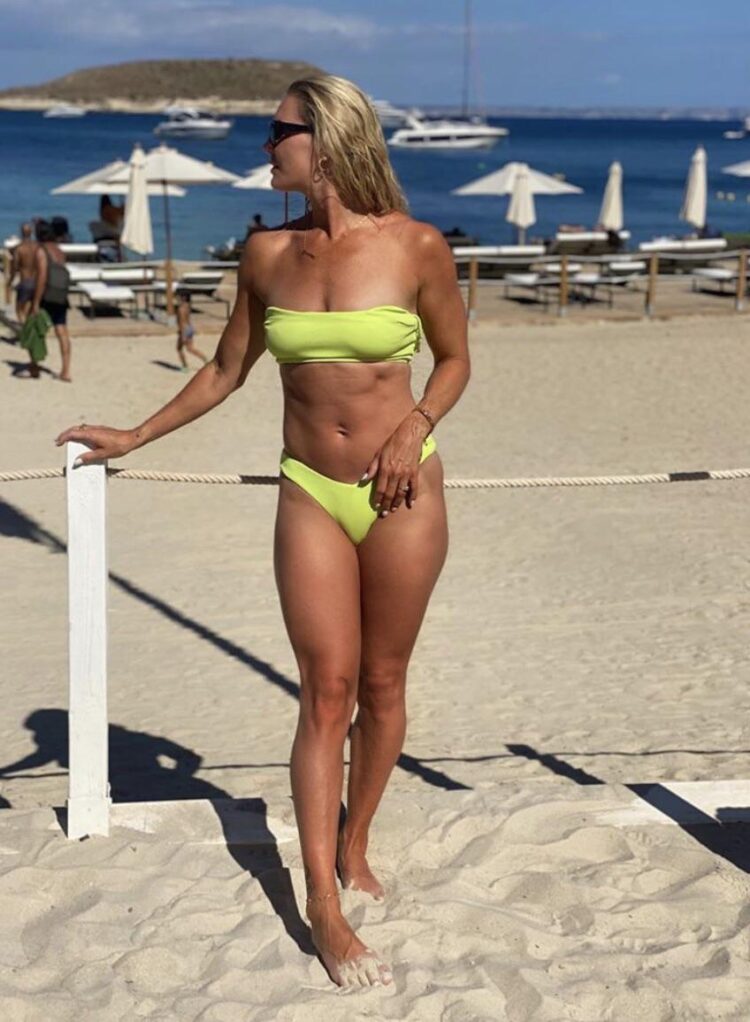 7 Hot Sexy Jeanette Ottesen Bikini Pics 