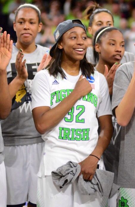 jewell loyd 8