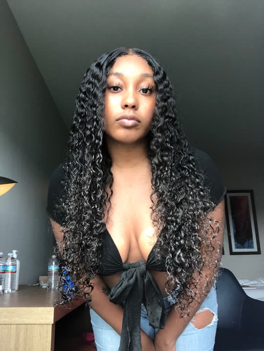 jhania capri 5