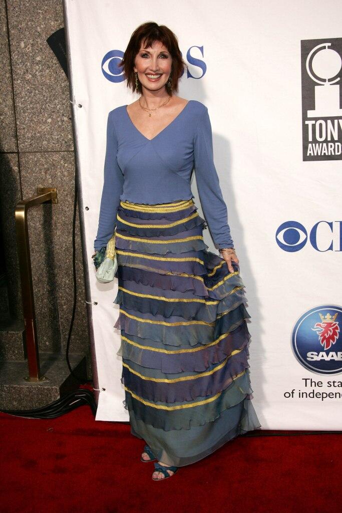 joanna gleason 5