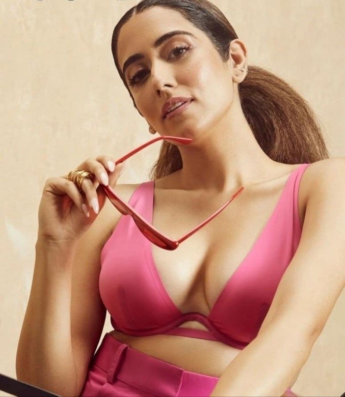 jonita gandhi 6