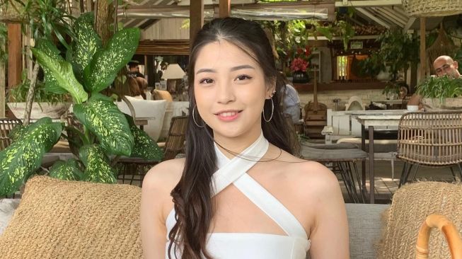 juanita zelia valezka tanjung 5