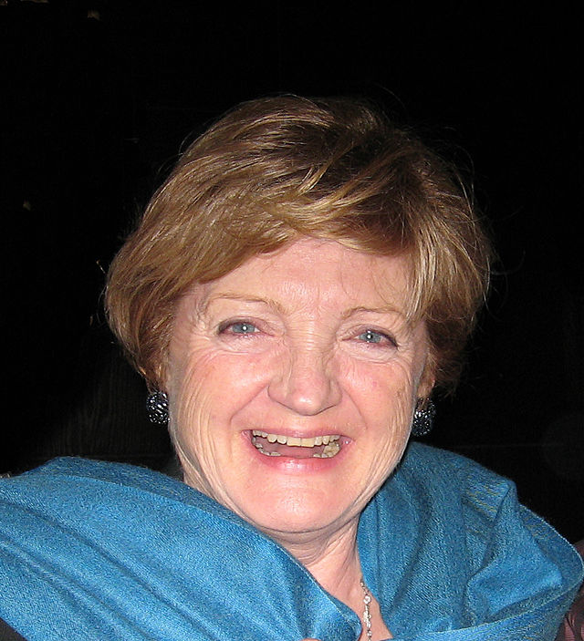 julia mckenzie 3
