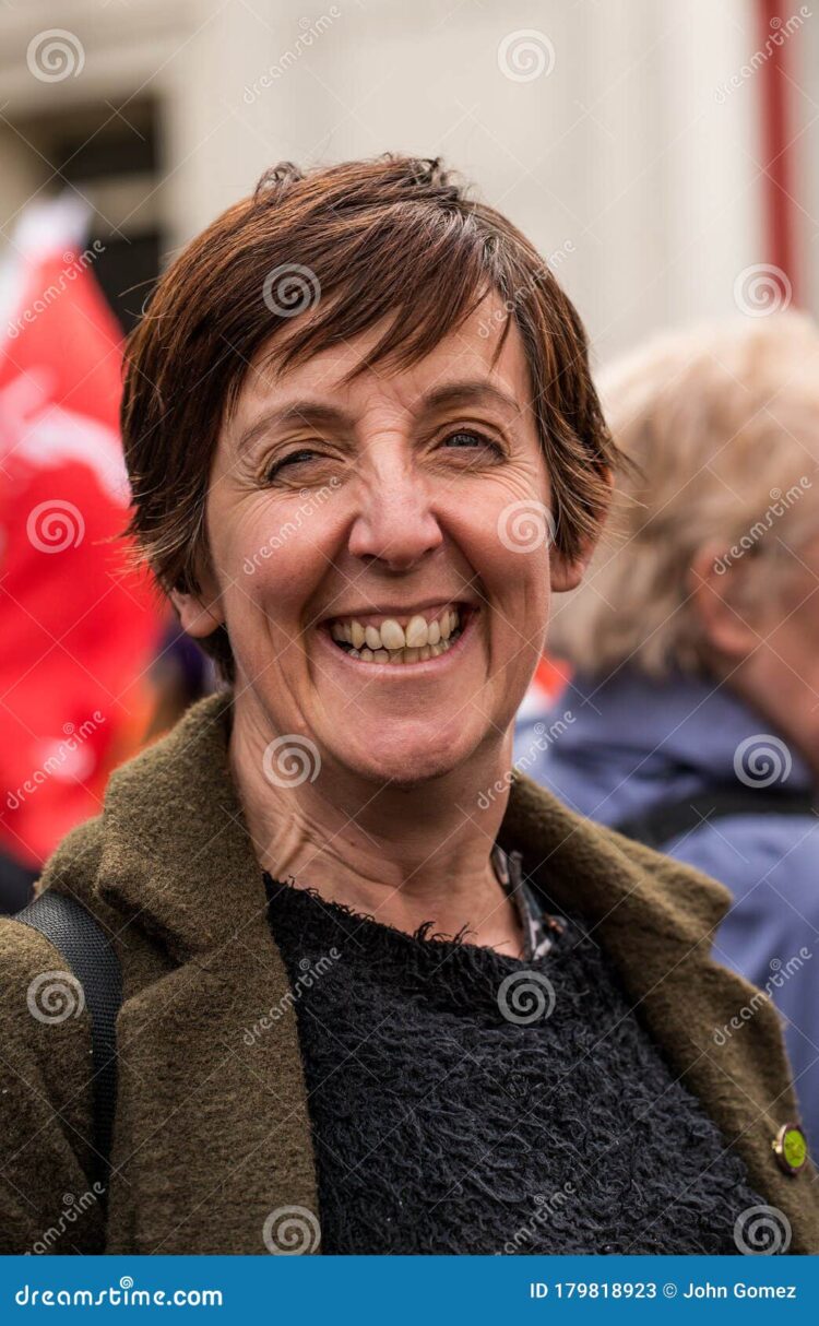 julie hesmondhalgh 8