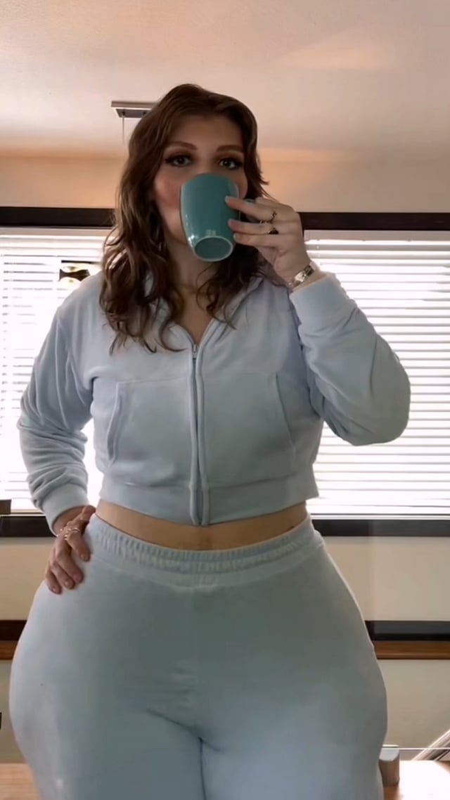 8 Hot Sexy kahlilda Bikini Pics