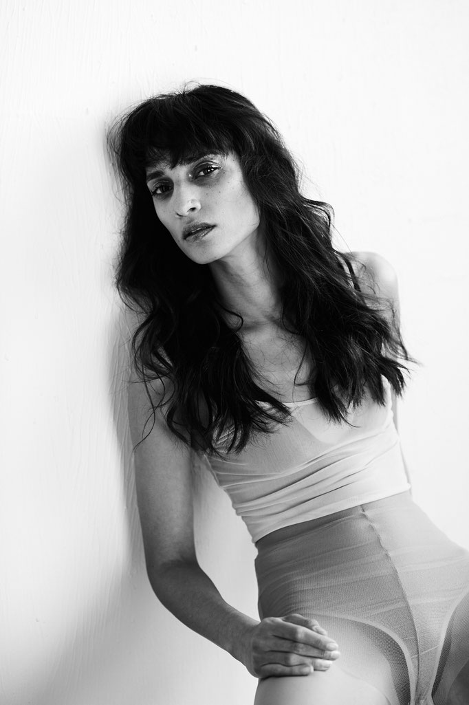 6 Hot Sexy Karen Fleischmann Bikini Pics