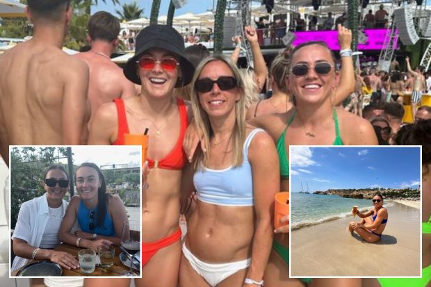 9 Hot Sexy Katie McCabe Bikini Pics