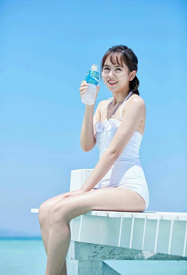 6 Hot Sexy Kim So Hyun Bikini Pics