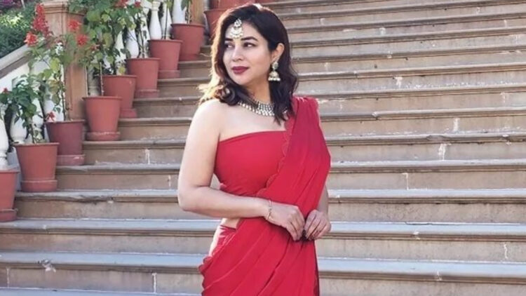 komal rizvi 4