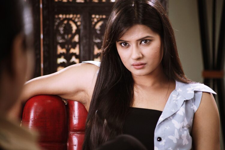 kratika sengar 6