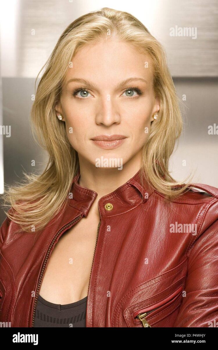 9 Hot Sexy Kristin Lehman Bikini Pics