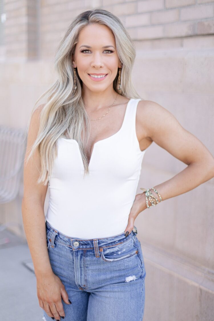 7 Hot Sexy Lacey Smith Bikini Pics