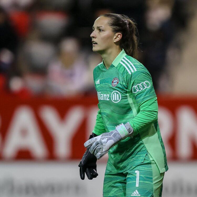 laura anna benkarth 4