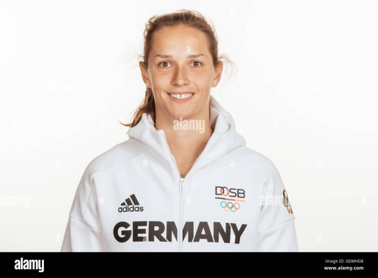 laura anna benkarth 8