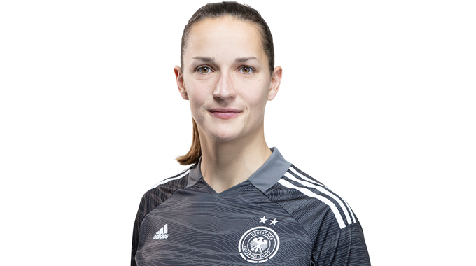 laura anna benkarth 9