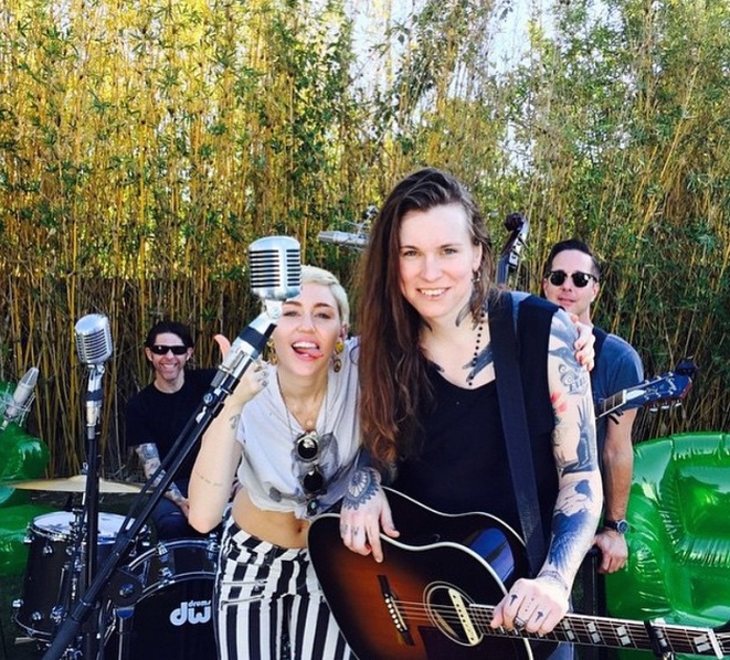 laura jane grace 12