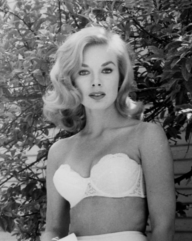 leslie parrish 6