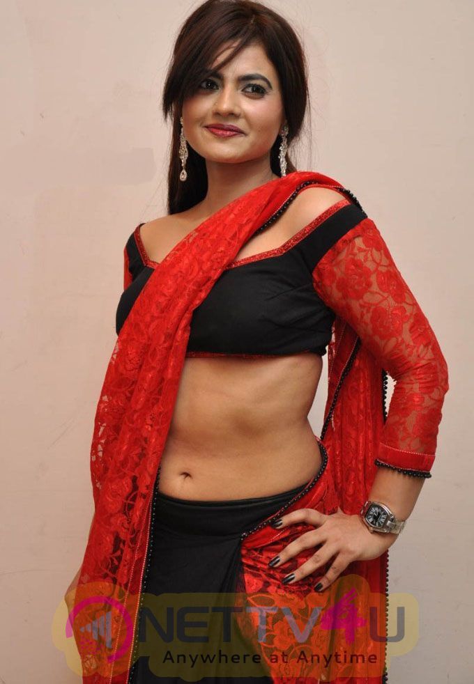 leslie tripathy 8