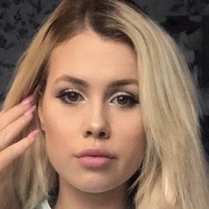 liana jade brooker 3