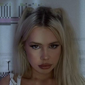 liana jade brooker 6