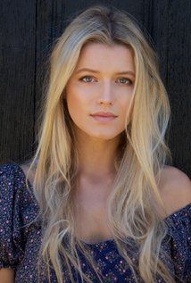 lily travers 1