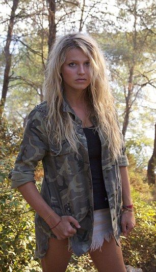 lily travers 3