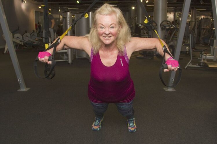 6 Hot Sexy Linda Gregg Bikini Pics