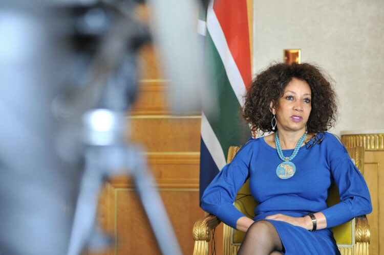 lindiwe sisulu 5