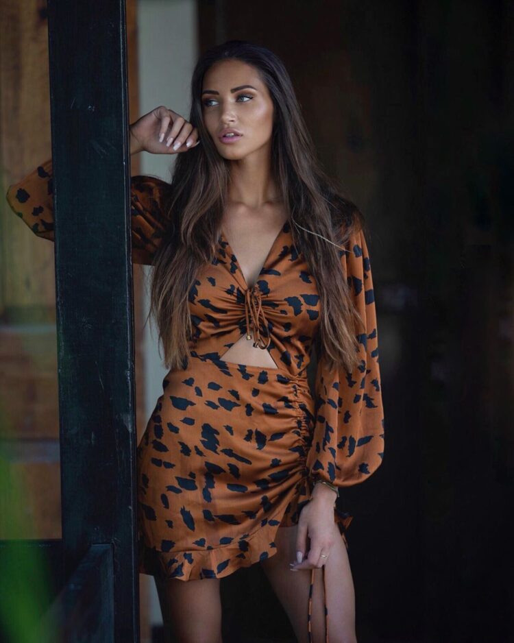 lindsey van der hoeven 8