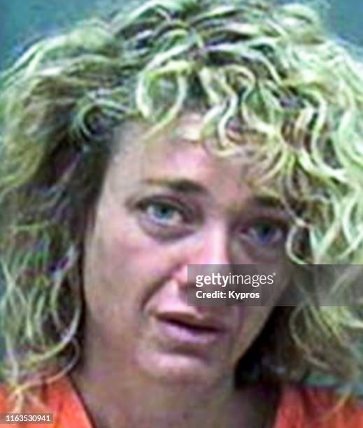 lisa robin kelly 8