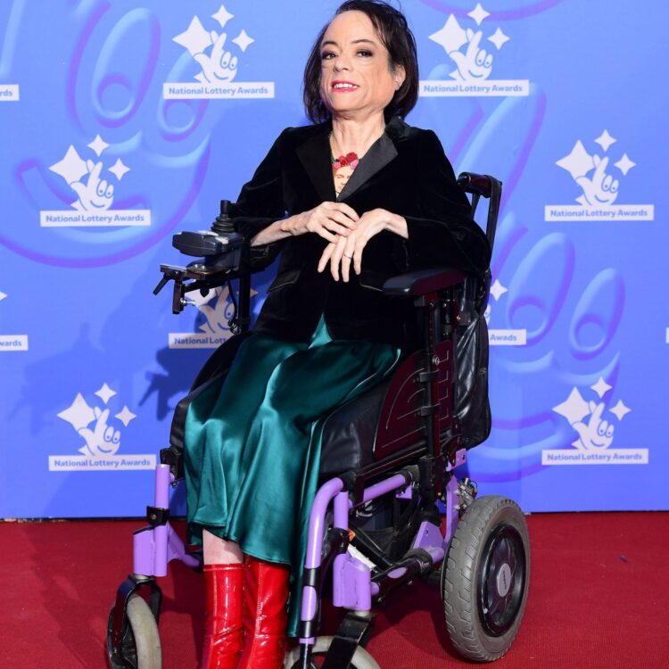 liz carr 8